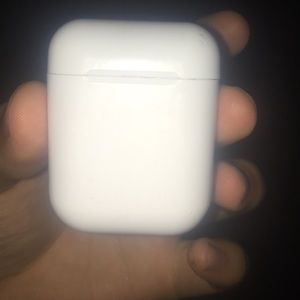 AIRPODS